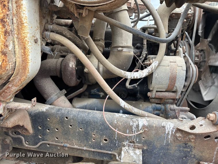 image for item DV4269 1979 International 1854 fuel truck