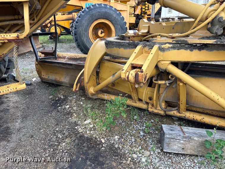 image for item DV4270 1979 Caterpillar 140G motor grader