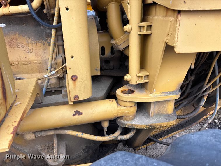 image for item DV4270 1979 Caterpillar 140G motor grader