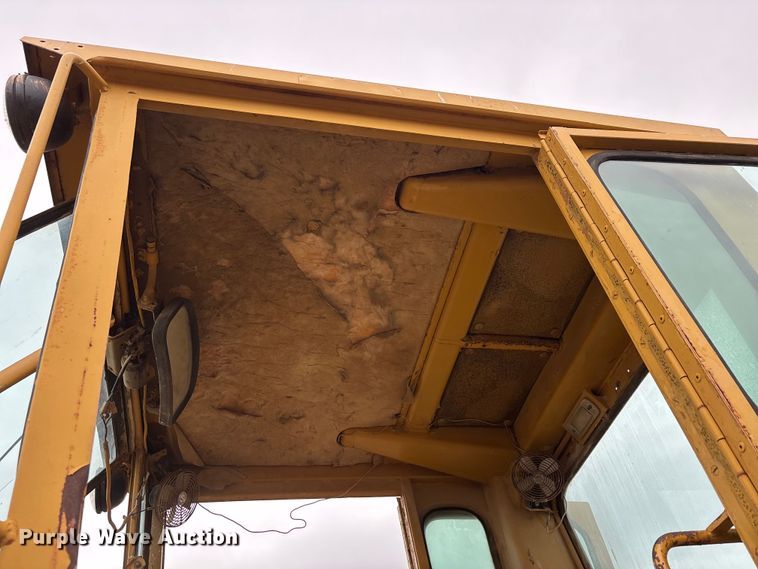 image for item DV4270 1979 Caterpillar 140G motor grader
