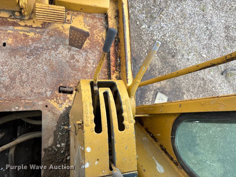 image for item DV4270 1979 Caterpillar 140G motor grader