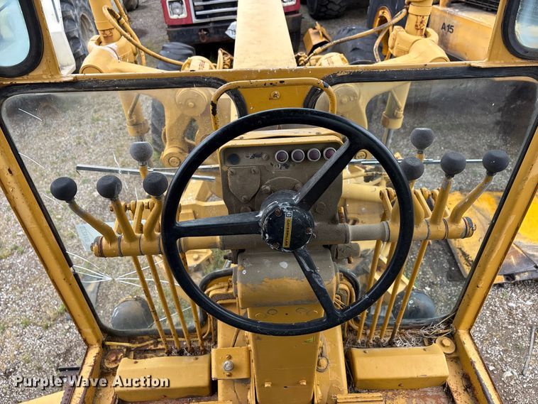 image for item DV4270 1979 Caterpillar 140G motor grader