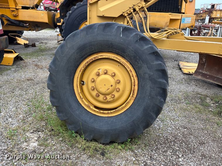 image for item DV4270 1979 Caterpillar 140G motor grader