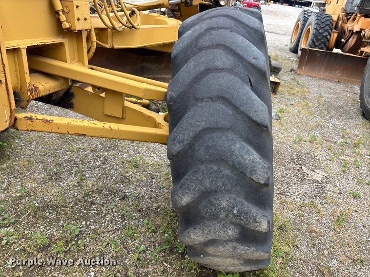 image for item DV4270 1979 Caterpillar 140G motor grader