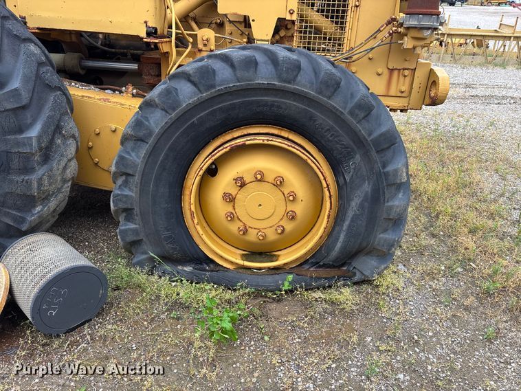 image for item DV4270 1979 Caterpillar 140G motor grader