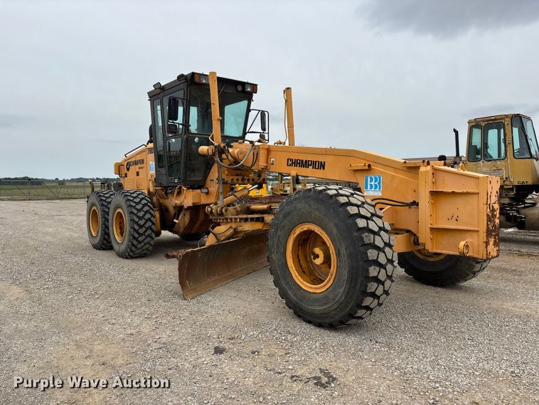 image for item DV4271 1999 Champion 780A motor grader