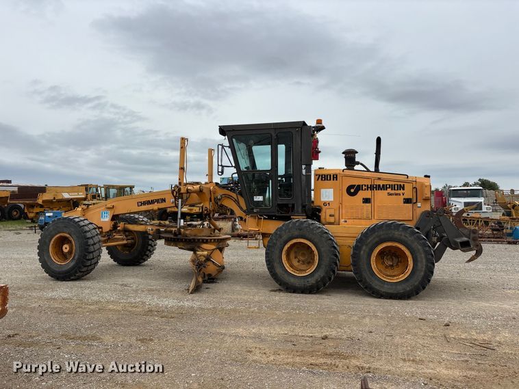 image for item DV4271 1999 Champion 780A motor grader