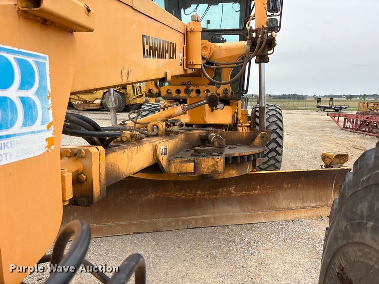image for item DV4271 1999 Champion 780A motor grader
