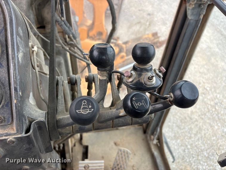 image for item DV4271 1999 Champion 780A motor grader