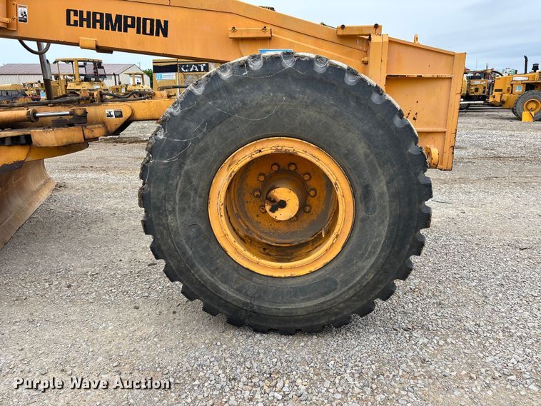 image for item DV4271 1999 Champion 780A motor grader