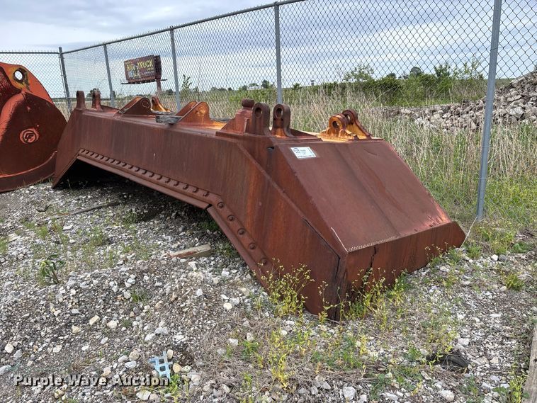 image for item DV4272 Dozer blade