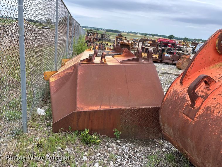 image for item DV4272 Dozer blade