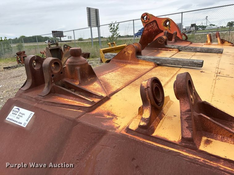 image for item DV4272 Dozer blade
