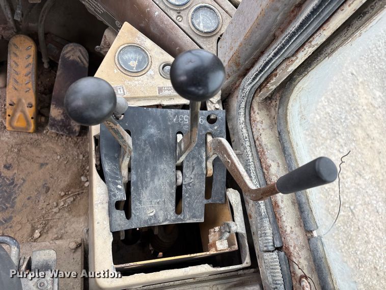 image for item DV4273 1986 Caterpillar IT18 wheel loader