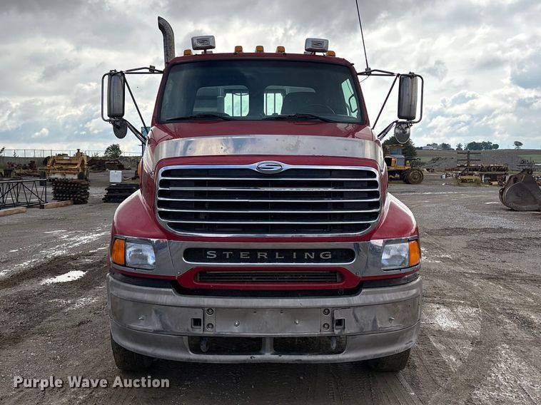 image for item DV4274 2006 Sterling 9500 semi truck