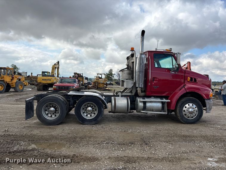 image for item DV4274 2006 Sterling 9500 semi truck