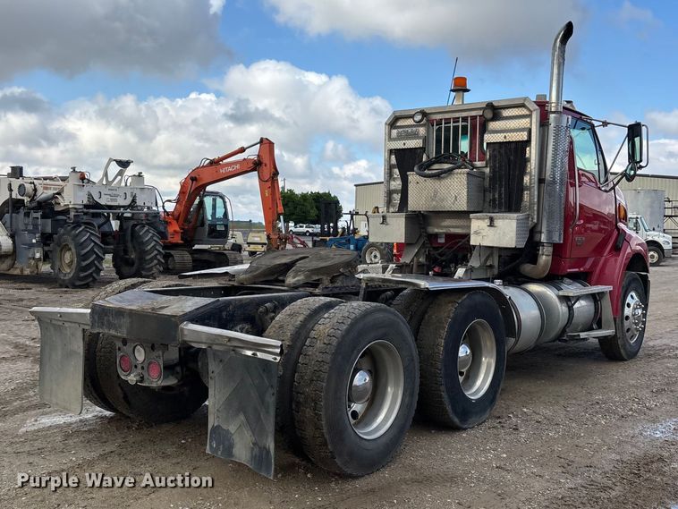 image for item DV4274 2006 Sterling 9500 semi truck