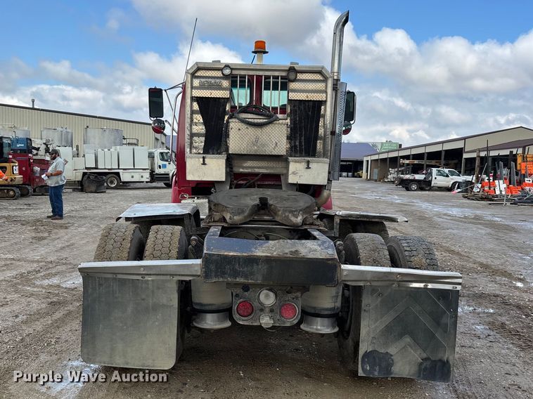 image for item DV4274 2006 Sterling 9500 semi truck