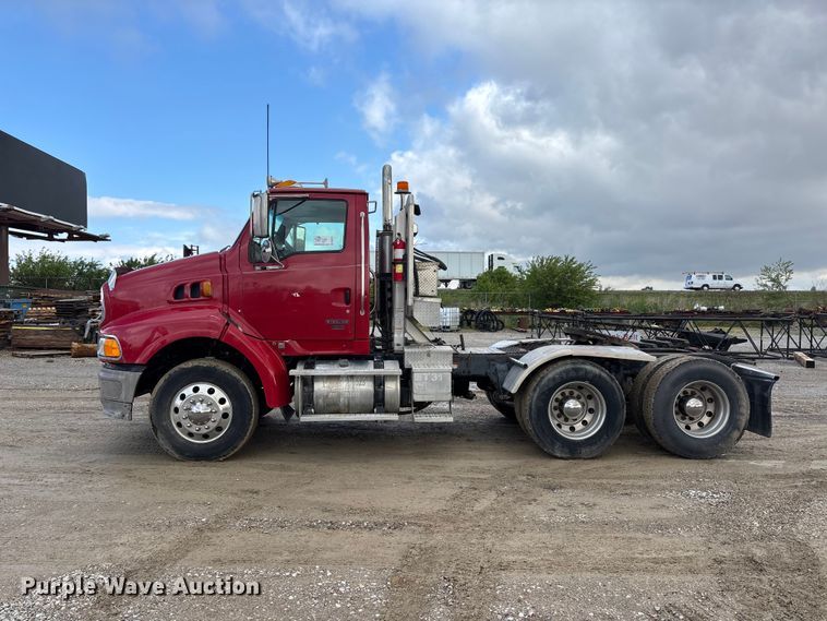 image for item DV4274 2006 Sterling 9500 semi truck