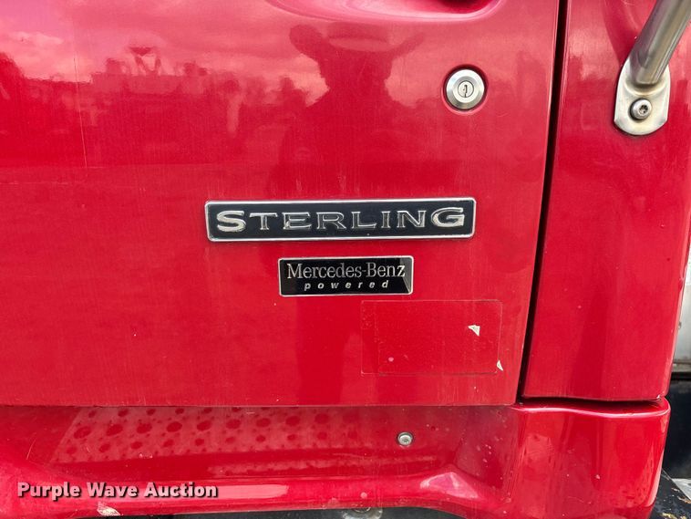 image for item DV4274 2006 Sterling 9500 semi truck