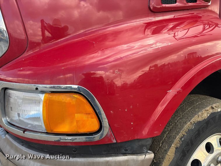 image for item DV4274 2006 Sterling 9500 semi truck