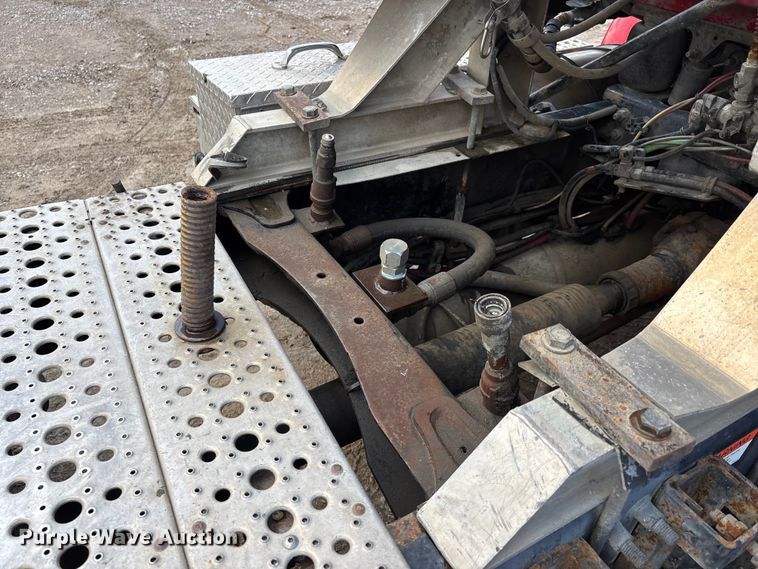 image for item DV4274 2006 Sterling 9500 semi truck