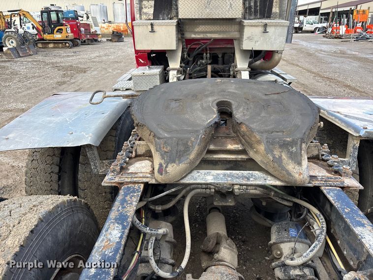 image for item DV4274 2006 Sterling 9500 semi truck
