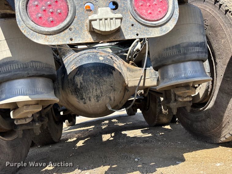 image for item DV4274 2006 Sterling 9500 semi truck