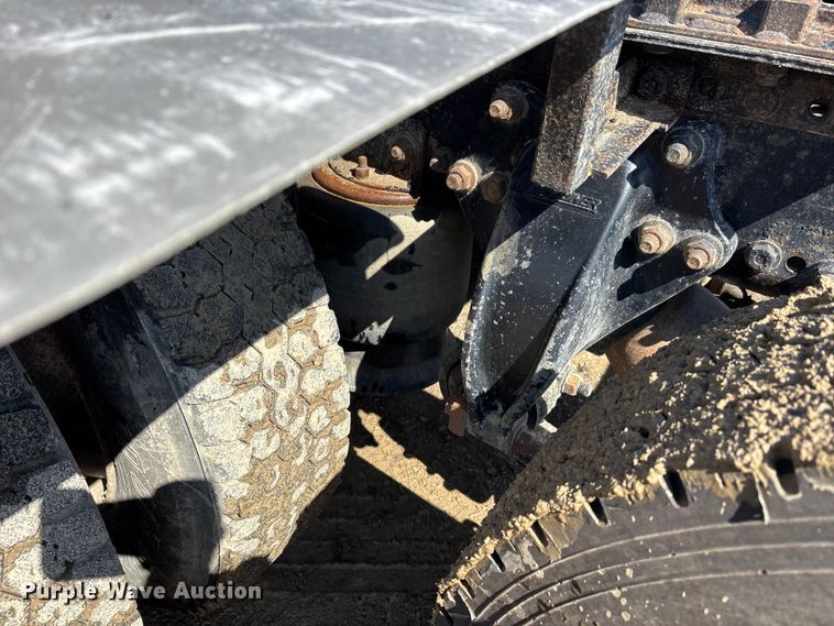 image for item DV4274 2006 Sterling 9500 semi truck