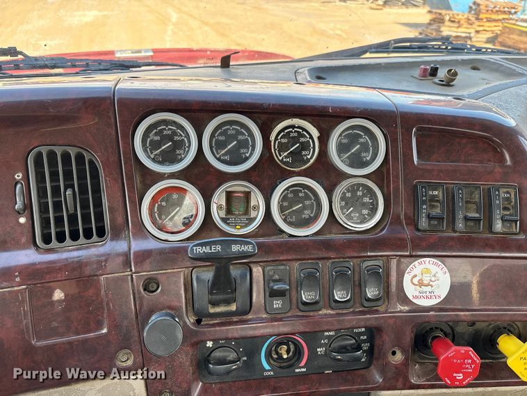 image for item DV4274 2006 Sterling 9500 semi truck
