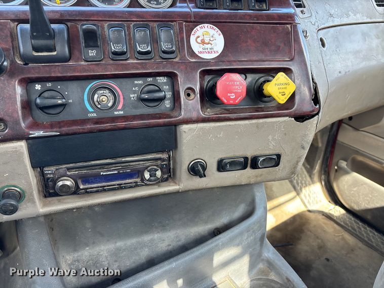 image for item DV4274 2006 Sterling 9500 semi truck