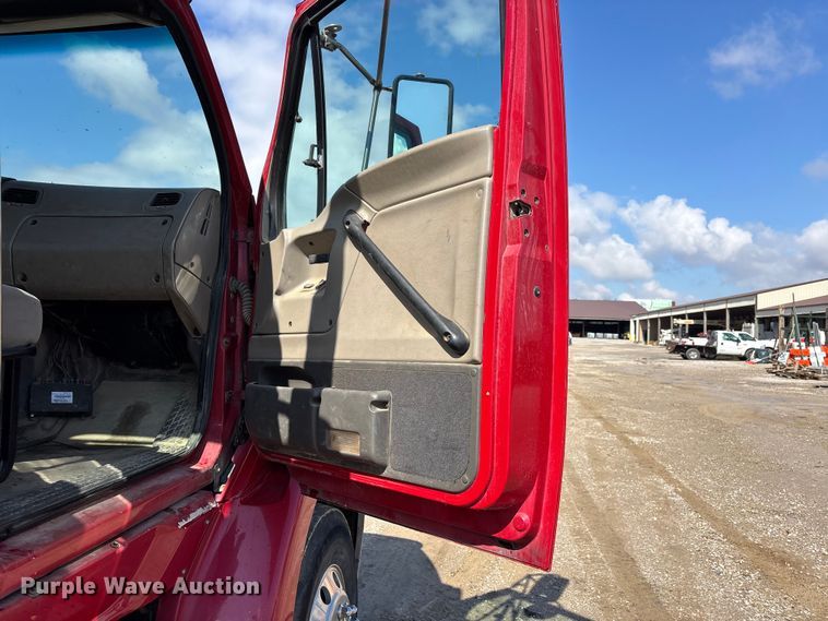 image for item DV4274 2006 Sterling 9500 semi truck