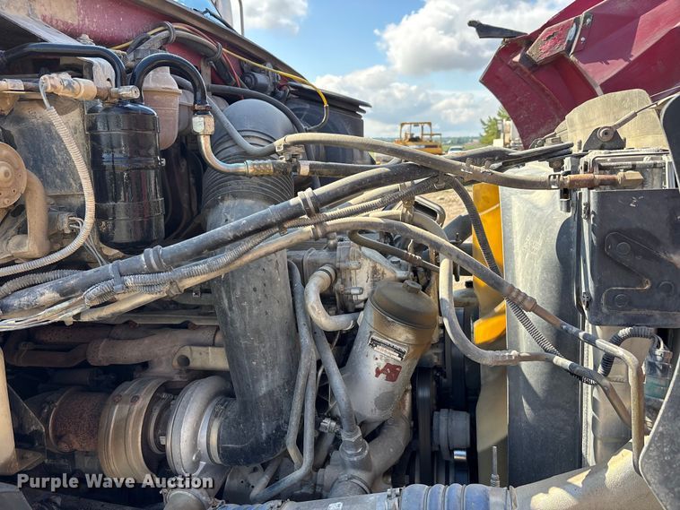 image for item DV4274 2006 Sterling 9500 semi truck