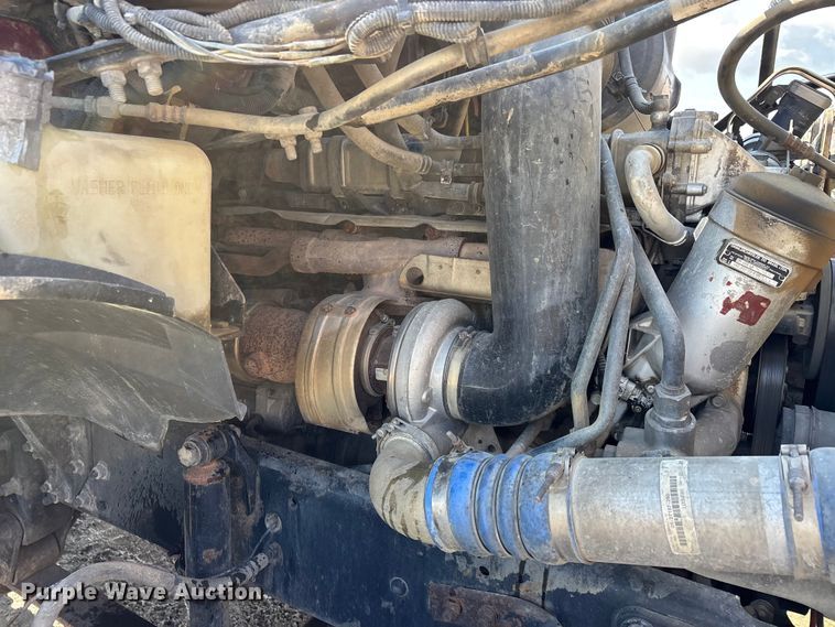 image for item DV4274 2006 Sterling 9500 semi truck