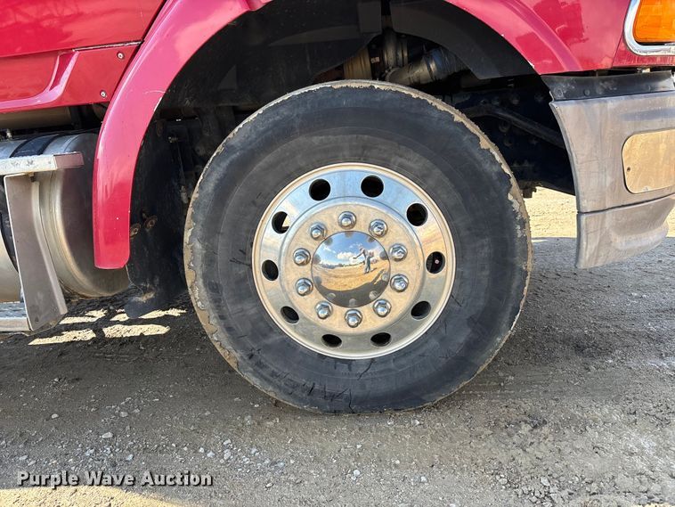 image for item DV4274 2006 Sterling 9500 semi truck