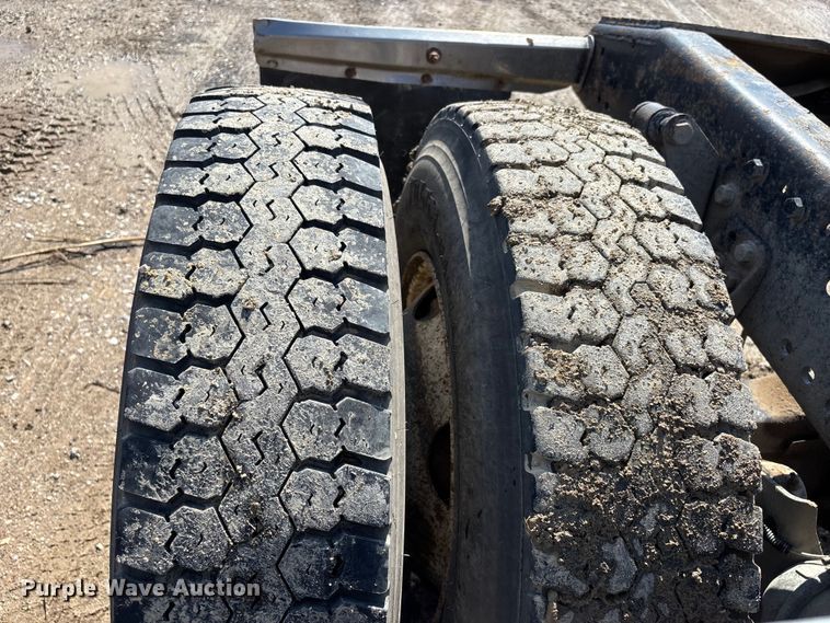 image for item DV4274 2006 Sterling 9500 semi truck