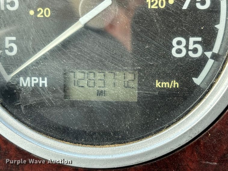 image for item DV4274 2006 Sterling 9500 semi truck