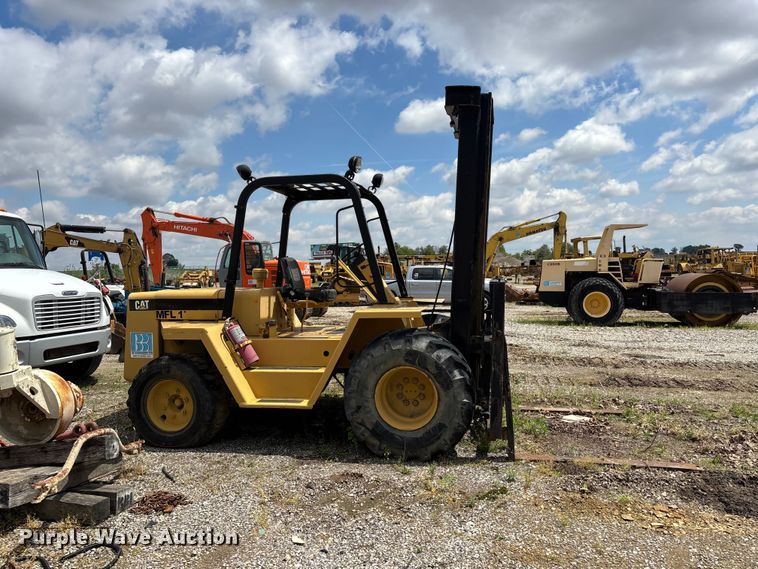 image for item DV4275 Caterpillar R80 forklift