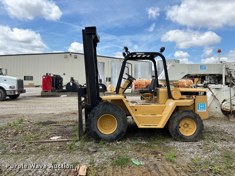 image for item DV4275 Caterpillar R80 forklift