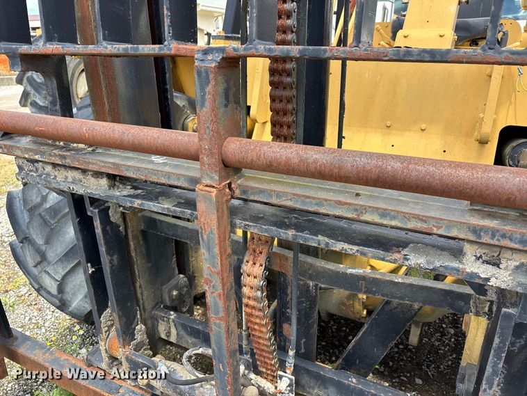 image for item DV4275 Caterpillar R80 forklift