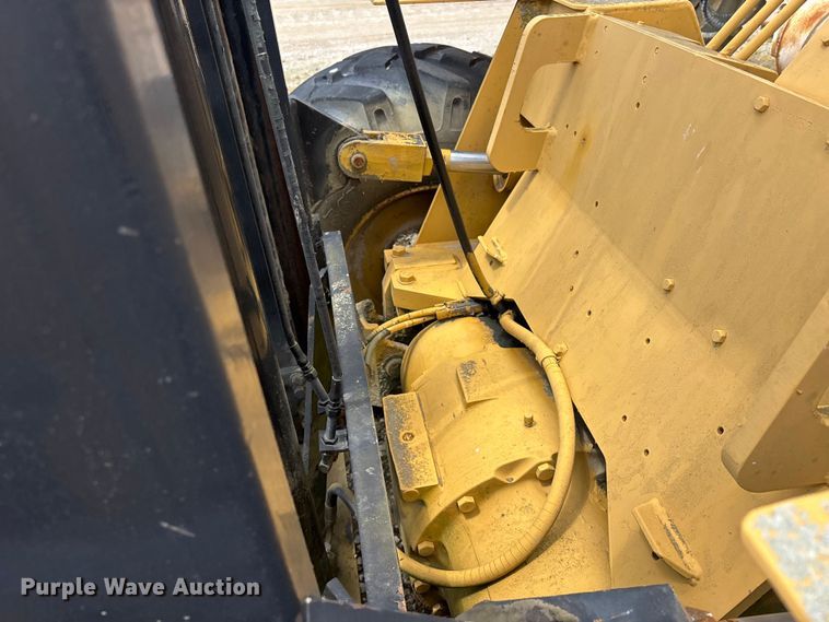 image for item DV4275 Caterpillar R80 forklift