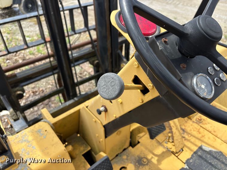 image for item DV4275 Caterpillar R80 forklift