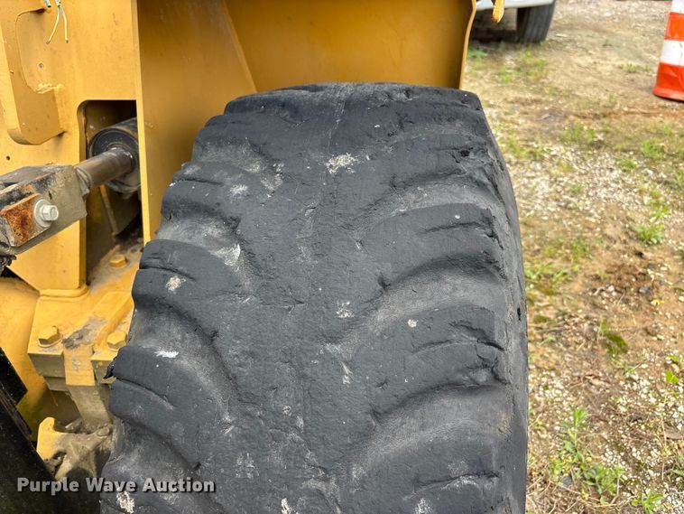 image for item DV4275 Caterpillar R80 forklift