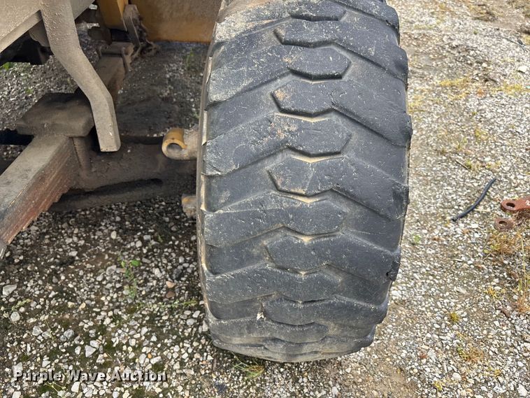 image for item DV4275 Caterpillar R80 forklift