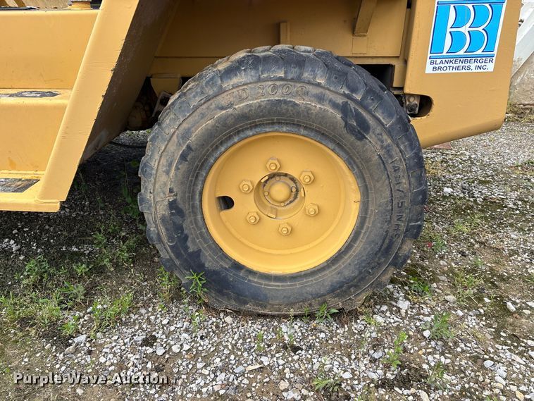 image for item DV4275 Caterpillar R80 forklift