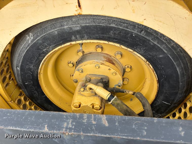 image for item DV4276 Hypac C850B single drum vibratory roller