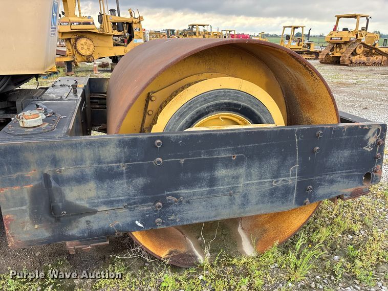 image for item DV4276 Hypac C850B single drum vibratory roller