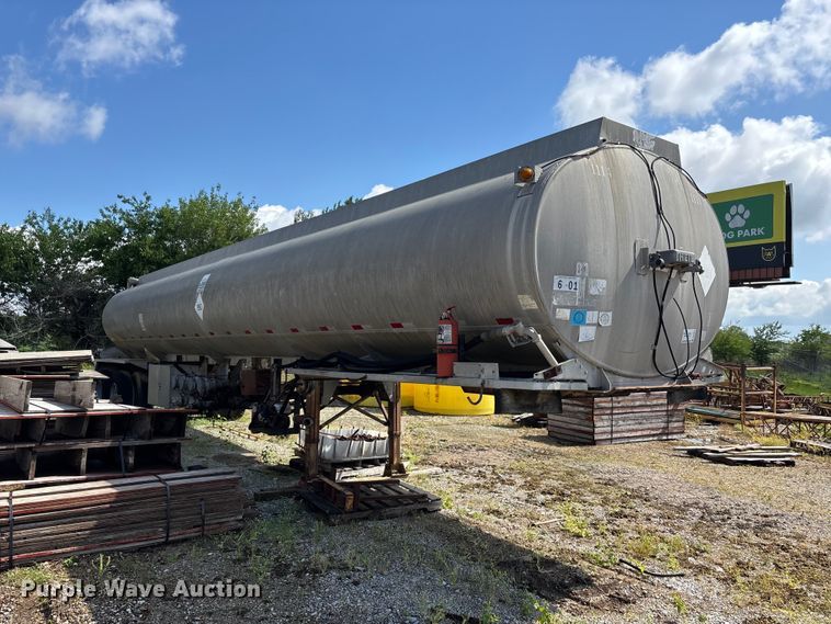 image for item DV4278 1977 Heil Tanker tank trailer