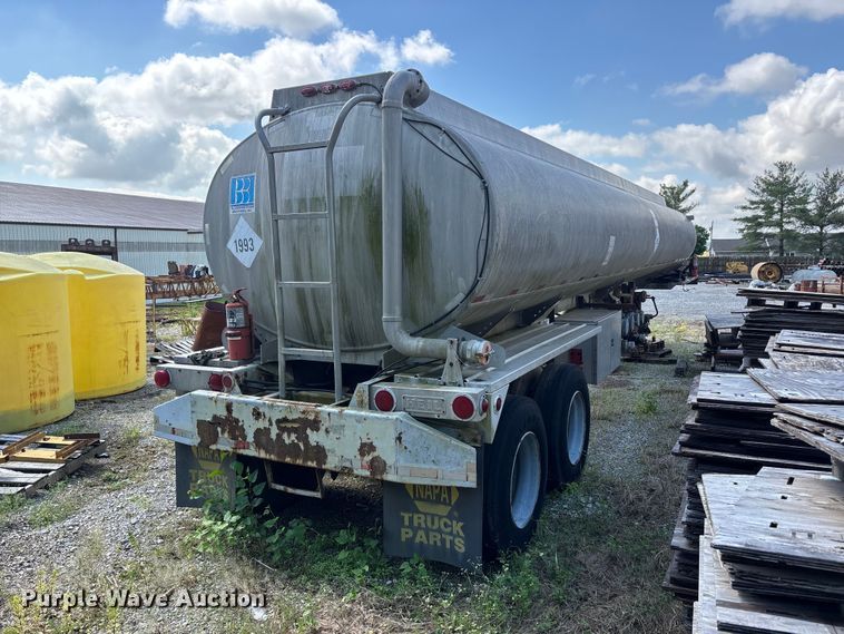 image for item DV4278 1977 Heil Tanker tank trailer