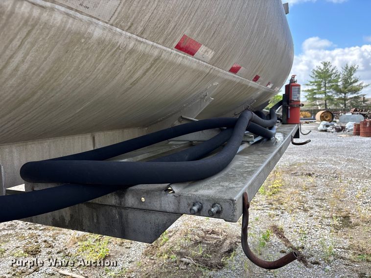 image for item DV4278 1977 Heil Tanker tank trailer